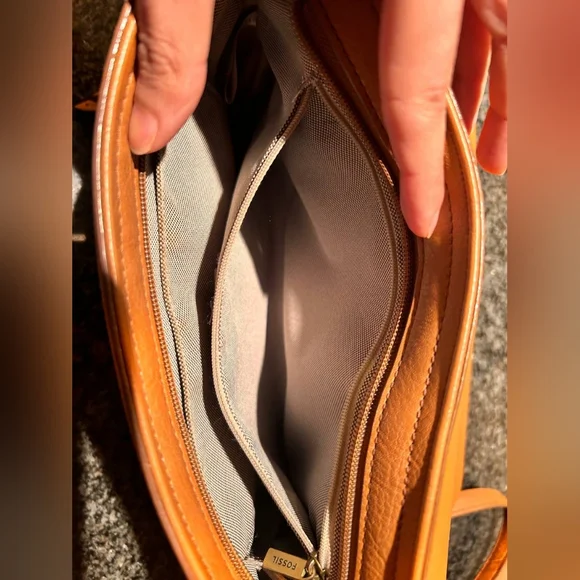 FOSSIL MAYA LEATHER CROSSBODY BAG - Picture 7 of 15